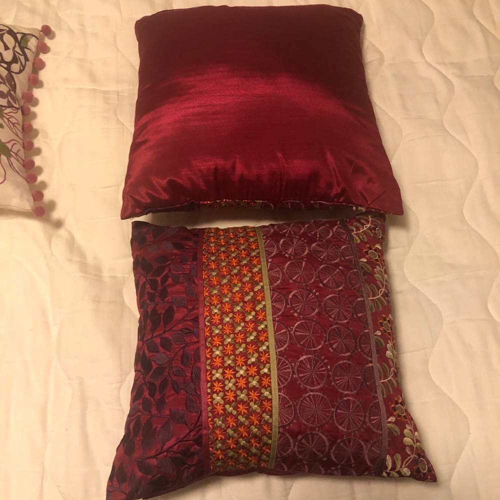 Embroidered Raspberry Floral Set 4 - Euros & Throw - Picture 13 of 14
